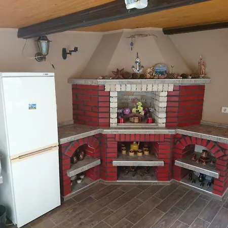House Ogledalovi * ポモリエ